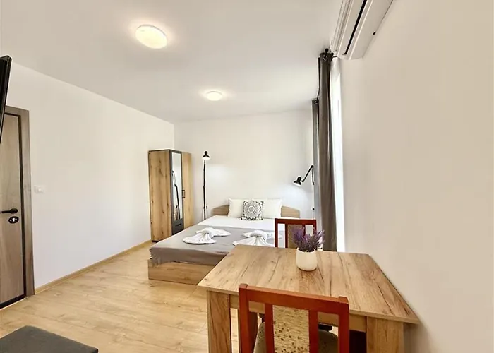 Menada Aphrodite Apartman *