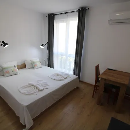 Menada Aphrodite Apartment *