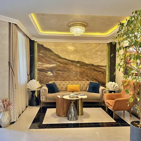 Menada Aphrodite * סאני ביץ'