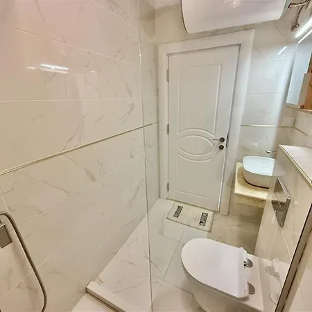 Menada Aphrodite סאני ביץ'